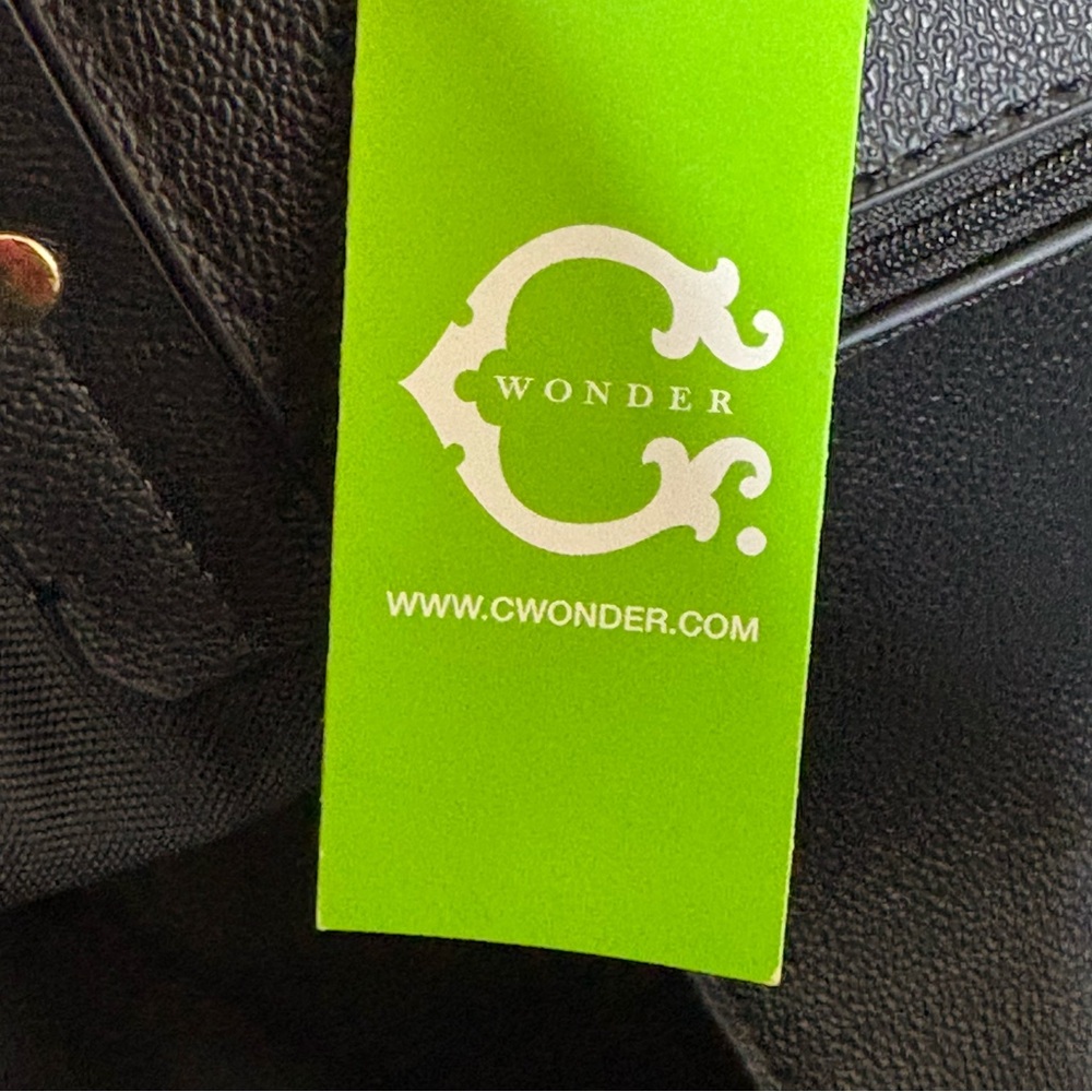 C. Wonder large Signature Tote - Picture 4 of 12